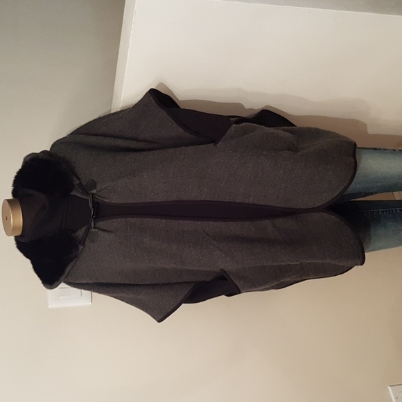 Steve Madden Poncho - Picture 1 of 11